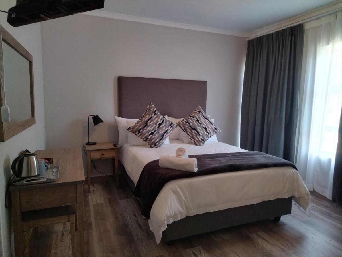 Blue Owl Guest House موسيلباي المظهر الخارجي الصورة
