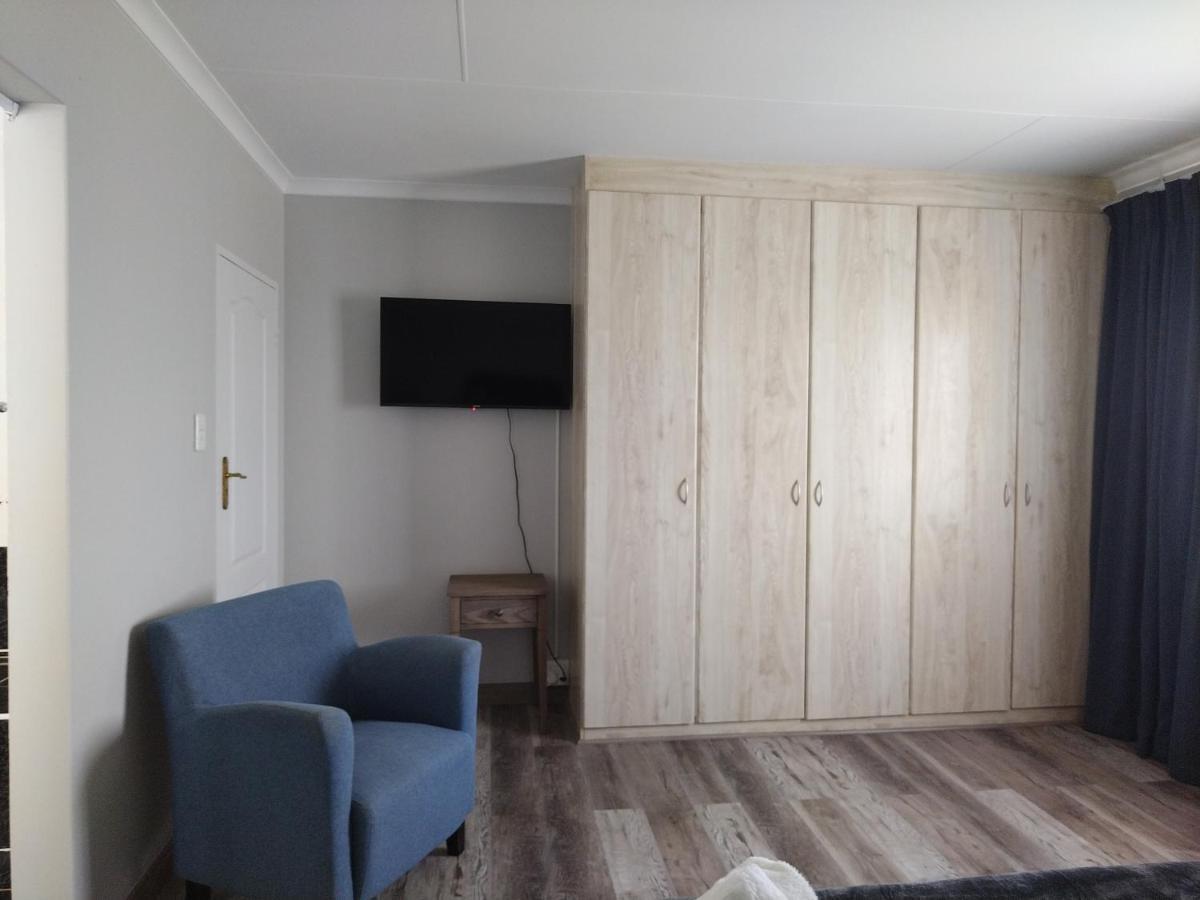 Blue Owl Guest House موسيلباي المظهر الخارجي الصورة